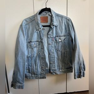 Free People: Levi’s Denim Trucker Jacket
